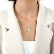 Taş Detaylı Kar Tanesi Kolye 3
