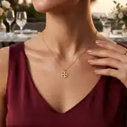 Altın Yonca Detaylı Kolye 2