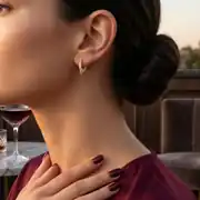 Çivi Detaylı Halka Küpe 2