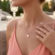 Yıldız Detaylı Rose Kolye 2