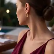 Altın Bombeli Elips Küpe 2