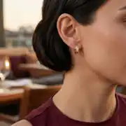 Taşlı Altın J Küpe 2