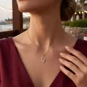 Fatma Ana Eli Altın Kolye 2