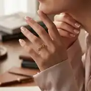 Kalp Detaylı Altın Yüzük 3