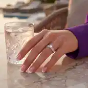 Yan Taşlı Tektaş Yüzük 0.62 Karat 3