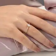 Yan Taşlı Damla Tektaş Altın Yüzük 3