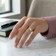 Taş Detaylı Altın Yüzük 3