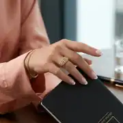 Taş Detaylı Altın Yüzük 3