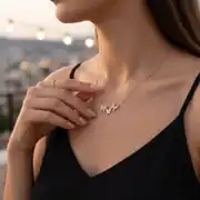 Taş Detaylı Kelebek Kolye 2