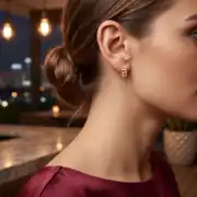 Altın Taş Detaylı Zincir Küpe 2