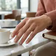 Taş Detaylı Altın Yüzük 3