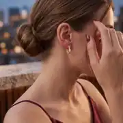 Taşlı Altın Küpe 2