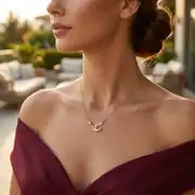 Taş Detaylı Altın Kuş Kolye 2