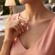 Beyaz Altın Baget Kolye 2