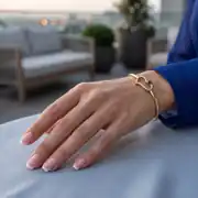 Kalpli Mavi Taşlı Altın Kelepçe 2